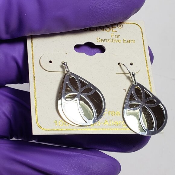 Polished Gold Tone Plate, Silver tone Filigree design Teardrop Earrings - Women - Picture 5 of 9